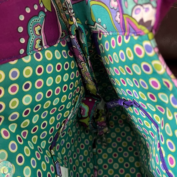 Vera Bradley bag with detachable shoulder strap. Perfect condition used twice. - Picture 3 of 5